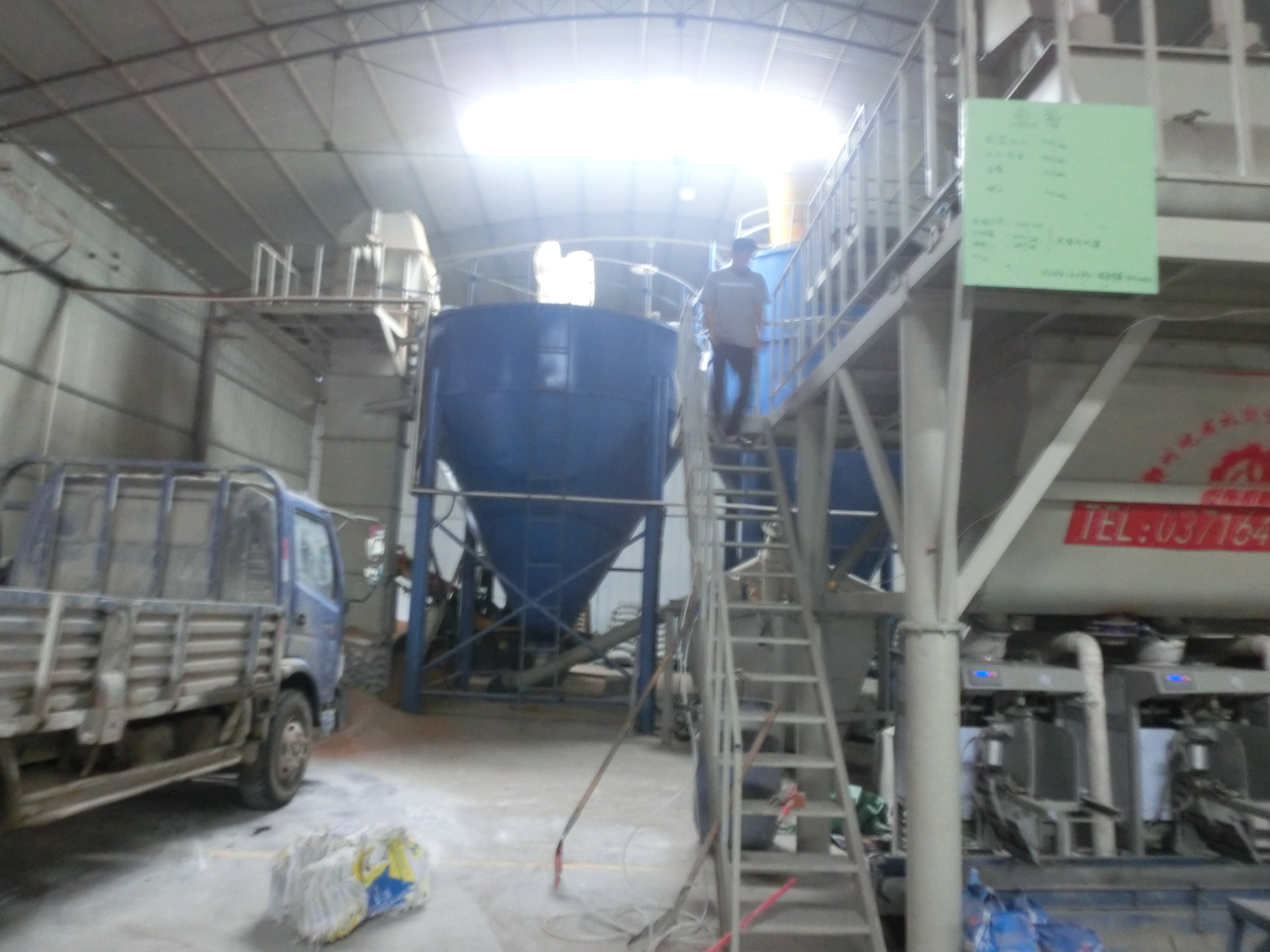 干混砂漿設(shè)備生產(chǎn)過(guò)程中是如何做到廢料循環(huán)的