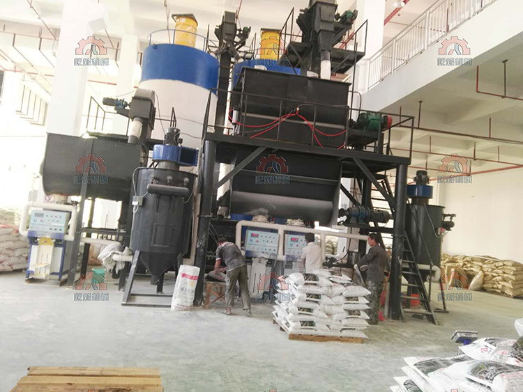 自動配料熱熔涂料設(shè)備